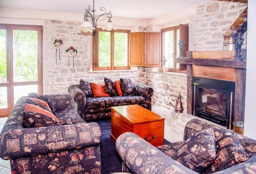 La Mela Rosa Bed & Breakfast