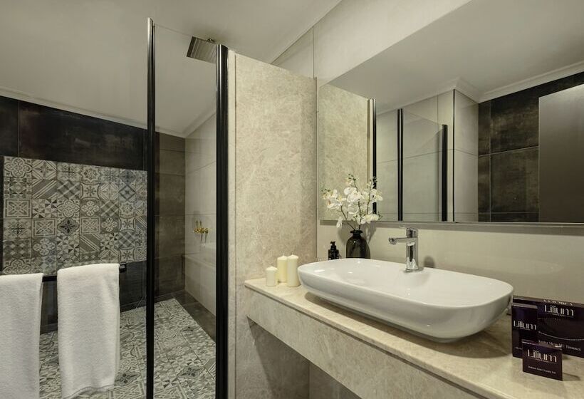 Lilium Hotel & Suites