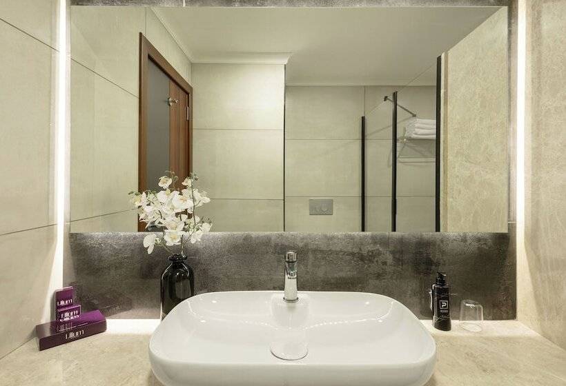 Lilium Hotel & Suites