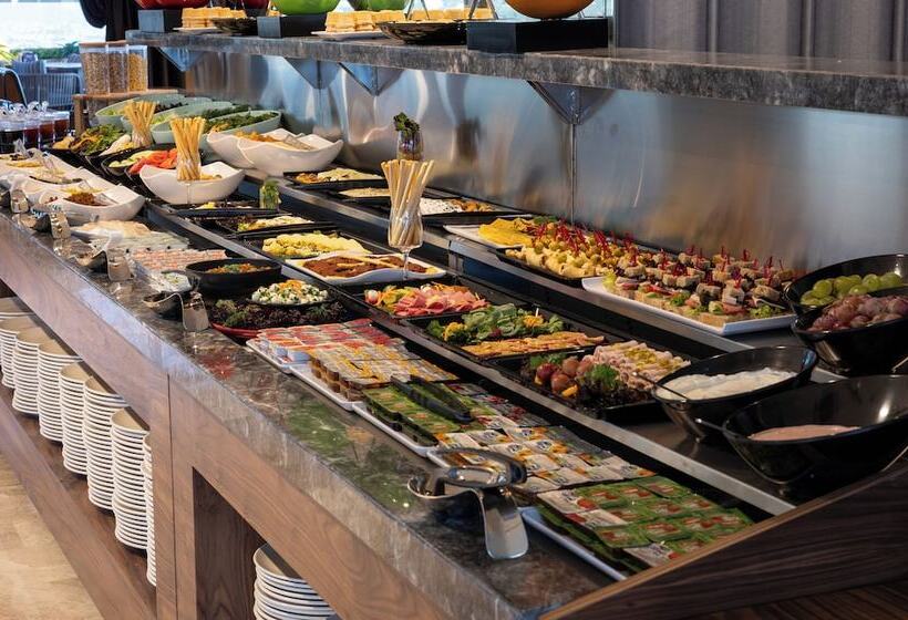 Lilium Hotel & Suites