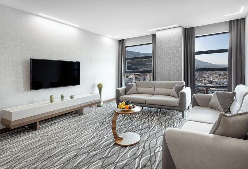 Lilium Hotel & Suites