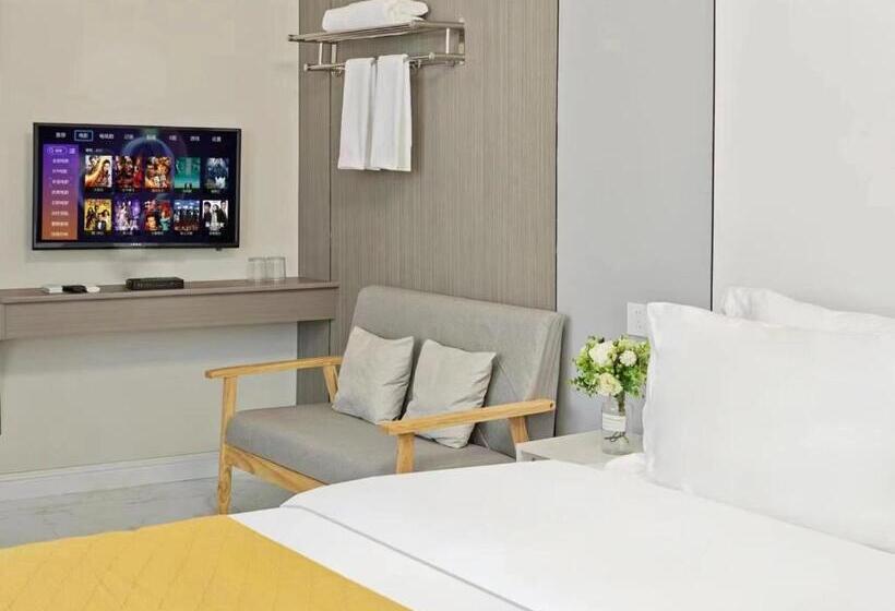 Pensjonat 聚贤居客栈 Fenghuang Juxianju Inn