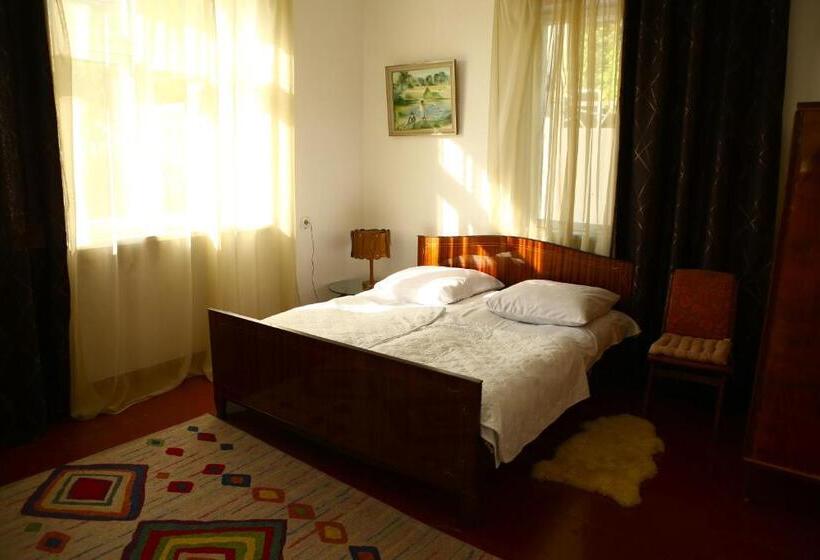 بنسيون Collage Guesthouse