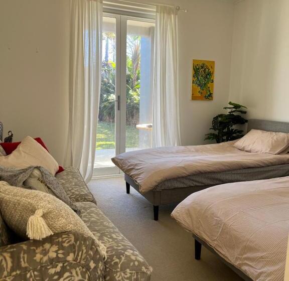 پانسیون Cozy Private Room With Secured Yard Pet Friendly