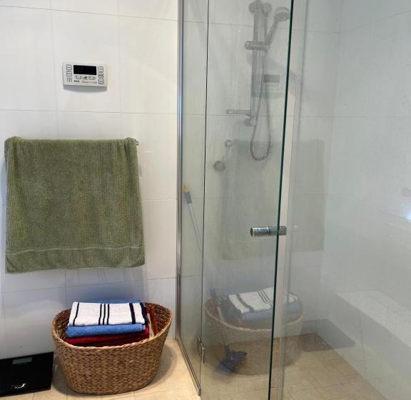 پانسیون Cozy Private Room With Secured Yard Pet Friendly