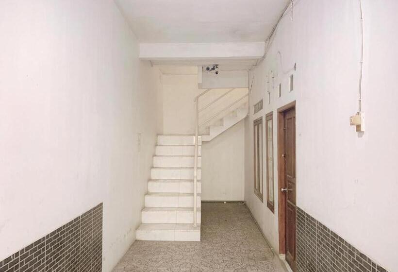 بنسيون Guest House Natasya Priok By Nusalink