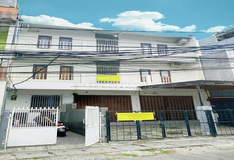 بنسيون Guest House Natasya Priok By Nusalink