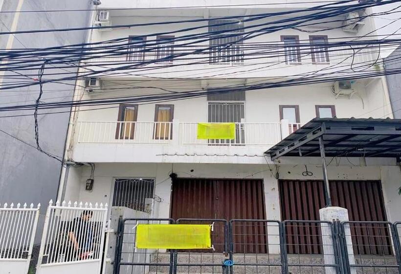 بنسيون Guest House Natasya Priok By Nusalink