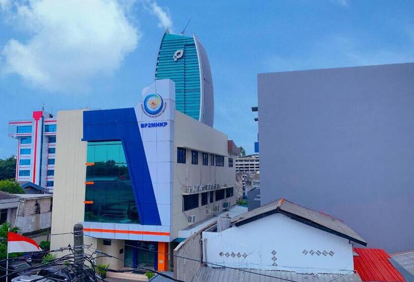 بنسيون Guest House Natasya Priok By Nusalink