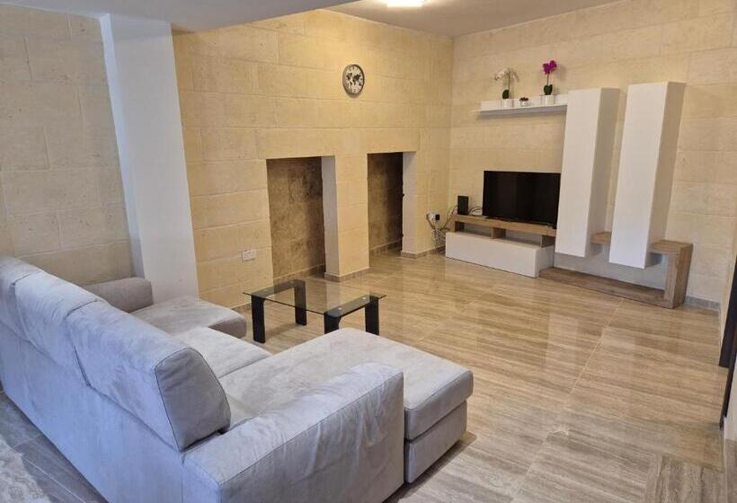 پانسیون Hacienda Farmhouse By The Nest