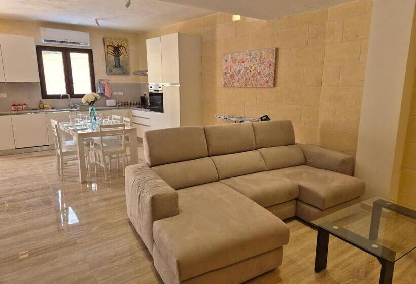 پانسیون Hacienda Farmhouse By The Nest