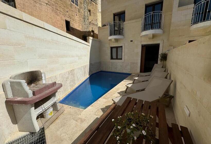 پانسیون Hacienda Farmhouse By The Nest