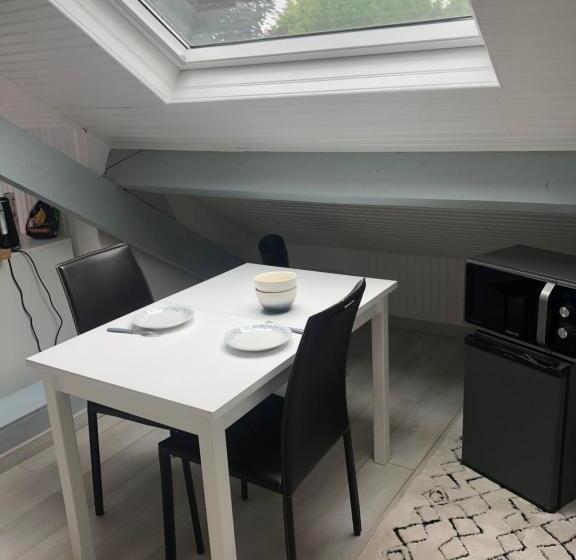 膳宿费 Chez Blandine Jolie Chambre Et Mezzanine Aménagée Proche Utt Infrastructures Sportives