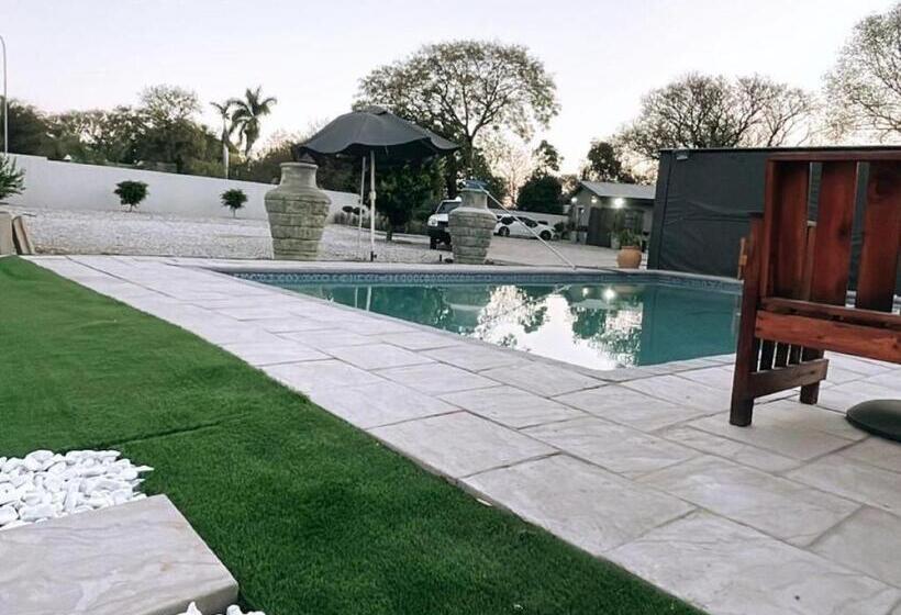 بنسيون Monet Guesthouse