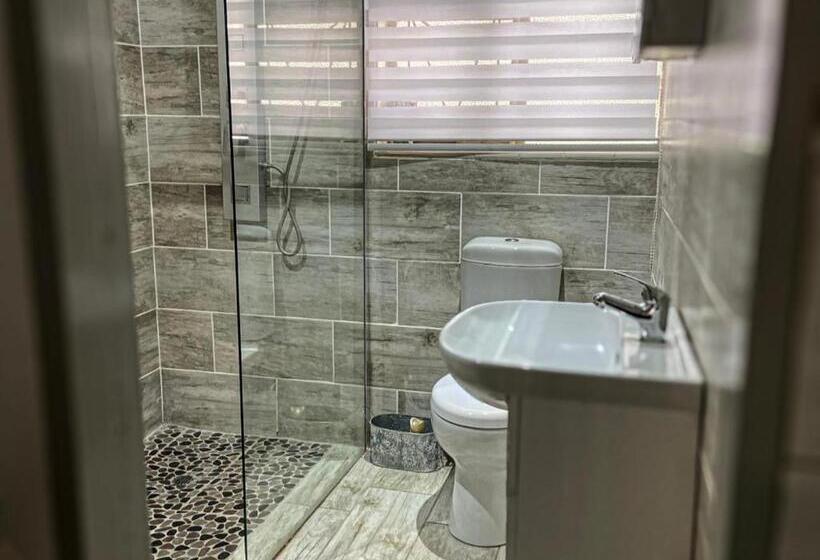 بنسيون Monet Guesthouse