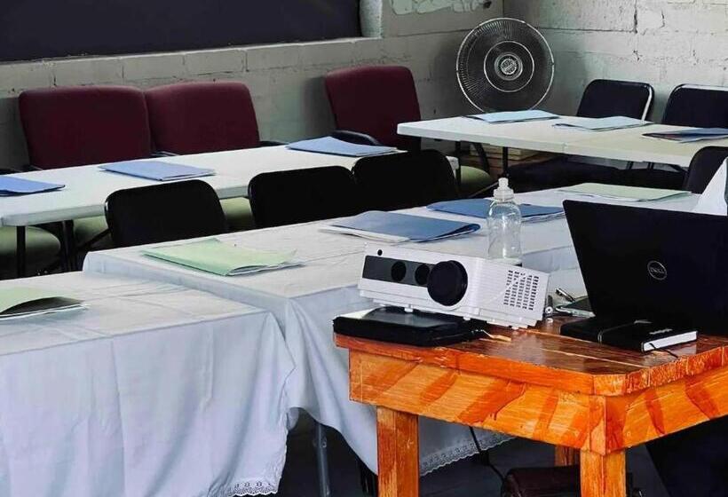 بنسيون Monet Guesthouse