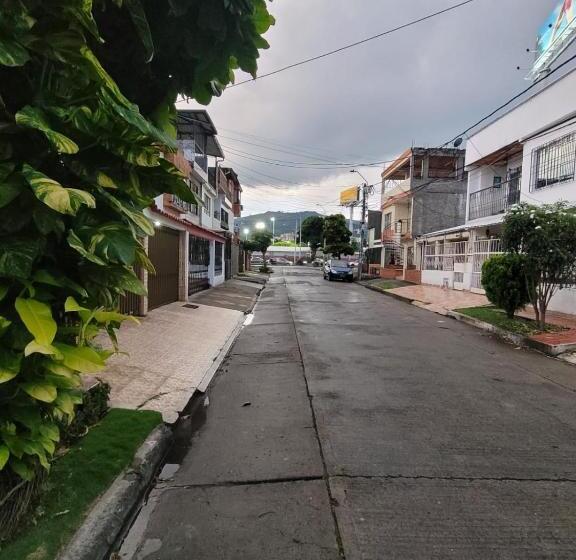 פנסיון Nirvana Aparta Estudio