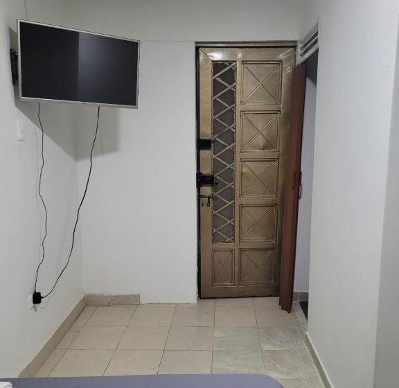 פנסיון Nirvana Aparta Estudio