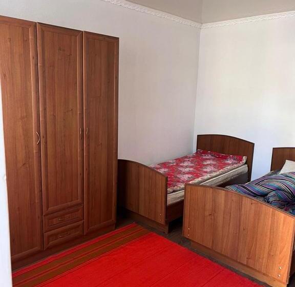 پانسیون Omor S Dvor