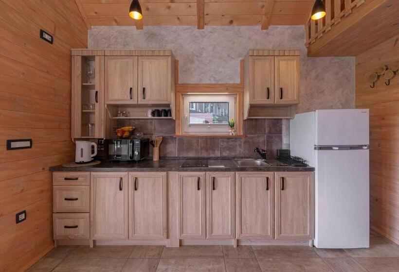 پانسیون Resort Pri Hrastu