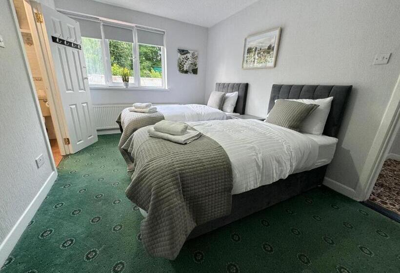 پانسیون Riverside House