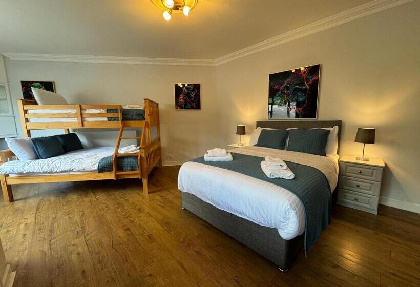 پانسیون Riverside House