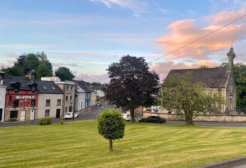 پانسیون Riverside House