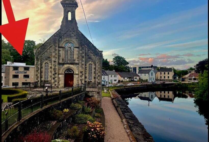 پانسیون Riverside House