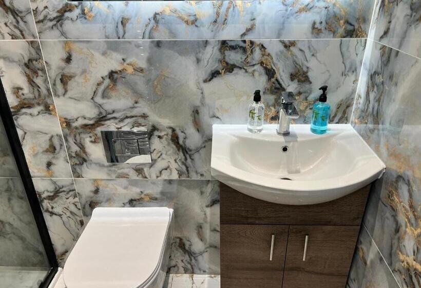 펜션 Thandi House Heathrow Airport