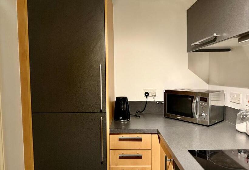 膳宿费 The Red Suites