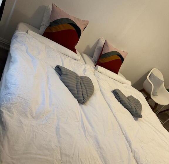 펜션 The Regent Suites