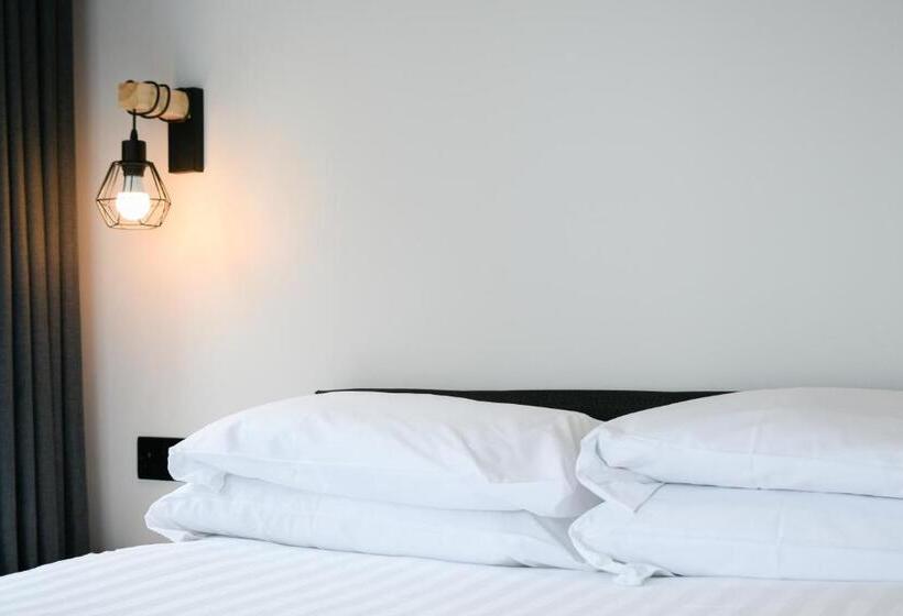 پانسیون The Righ