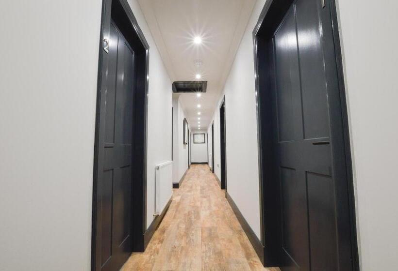 پانسیون The Righ