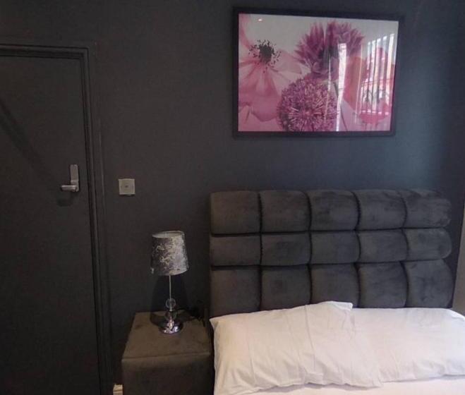 펜션 Town Centre En Suite Room 1