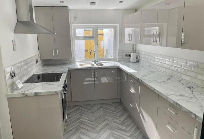 פנסיון Town Centre En Suite Room 1