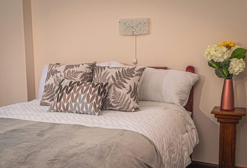 Pension Ukuku Hostel