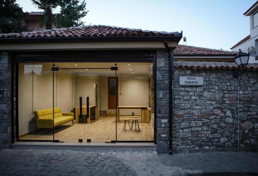 بنسيون Villa Zoi A Stay To Remember I Guesthouse Inside Elbasan Castle