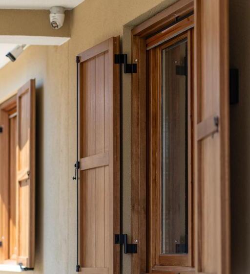 بنسيون Villa Zoi A Stay To Remember I Guesthouse Inside Elbasan Castle