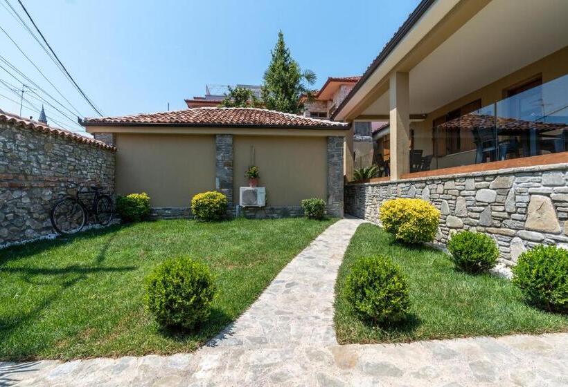 بنسيون Villa Zoi A Stay To Remember I Guesthouse Inside Elbasan Castle