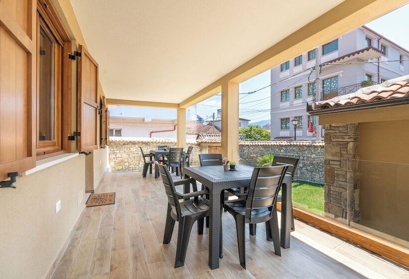 بنسيون Villa Zoi A Stay To Remember I Guesthouse Inside Elbasan Castle