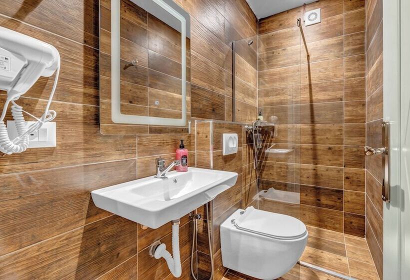 بنسيون Villa Zoi A Stay To Remember I Guesthouse Inside Elbasan Castle