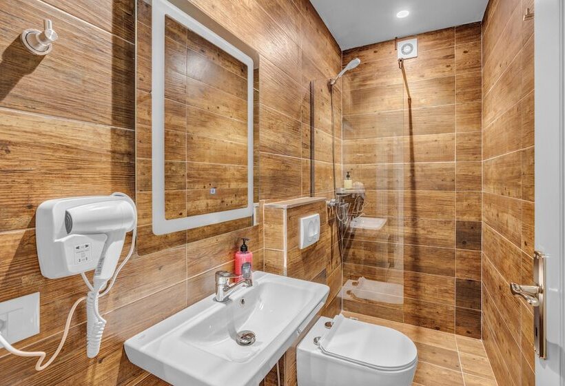 بنسيون Villa Zoi A Stay To Remember I Guesthouse Inside Elbasan Castle