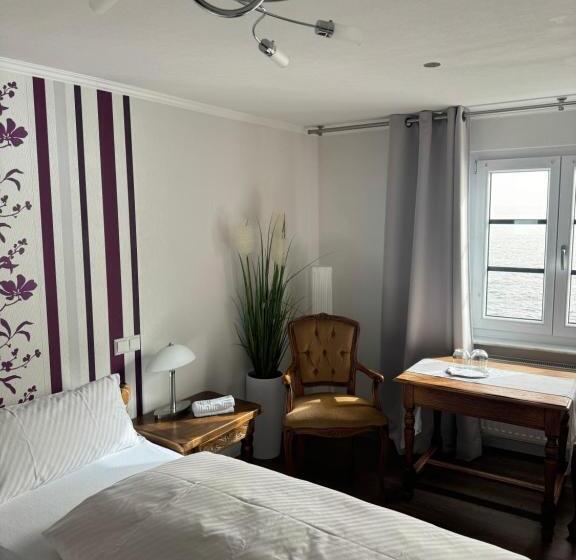 펜션 Zwovier Meersburg