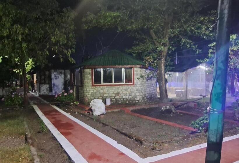 Resort अरण्यम बैम्बो रिसॉर्ट