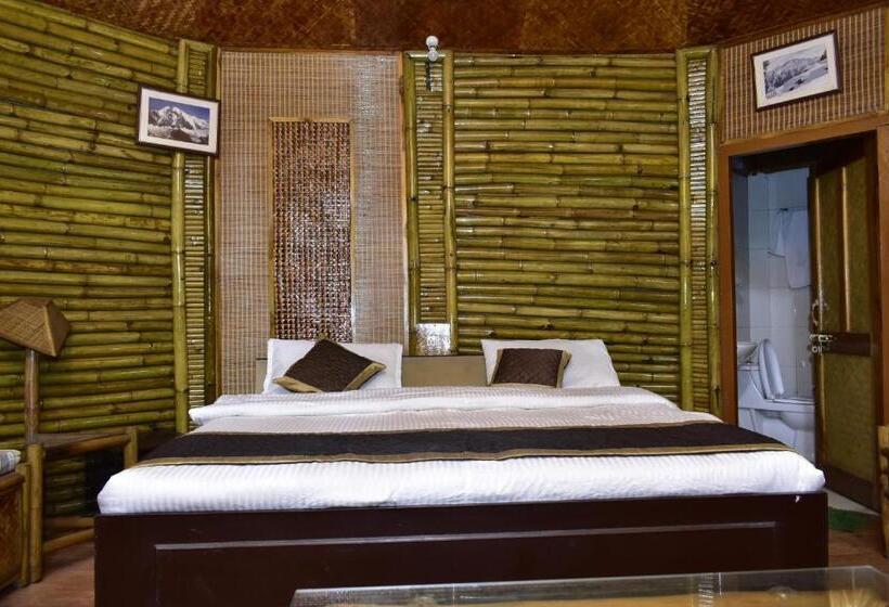 Resort अरण्यम बैम्बो रिसॉर्ट