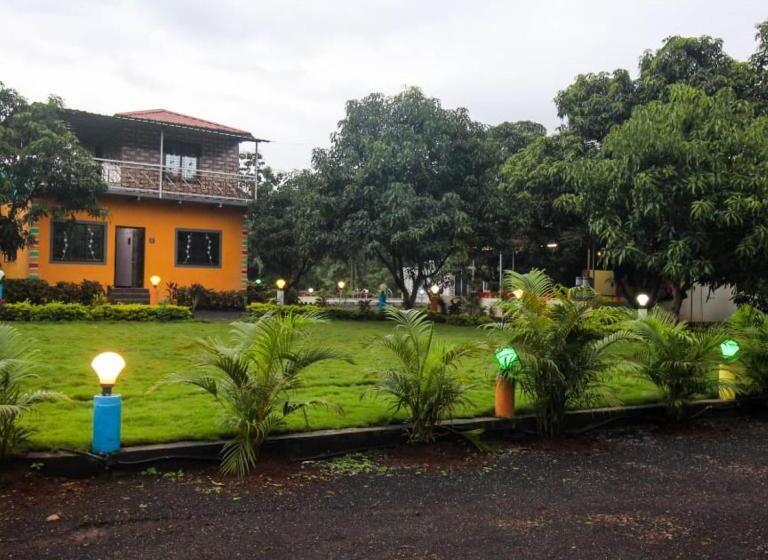 リゾートホテル Komal Farm House Karjat