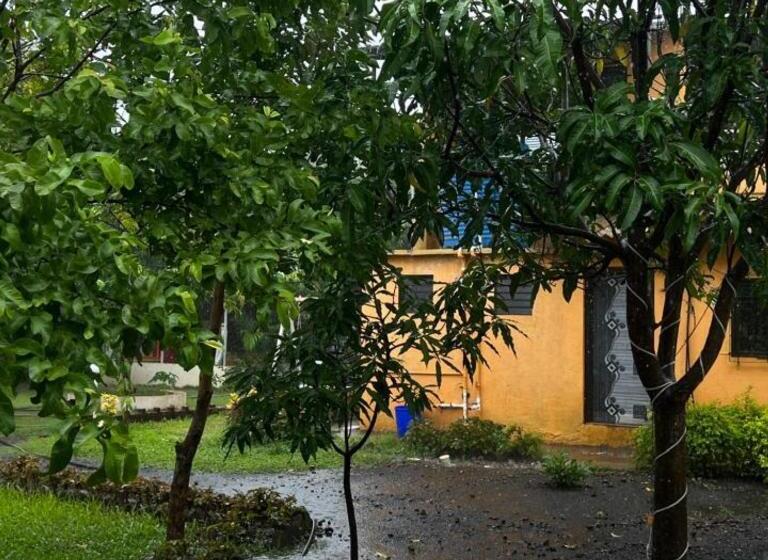 אתר נופש Komal Farm House Karjat