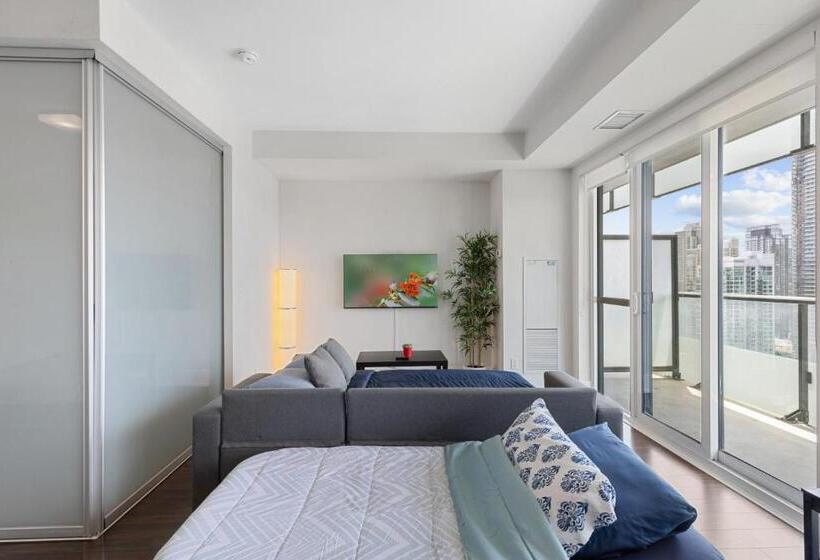 Executive Suite Lakeview Free Parking