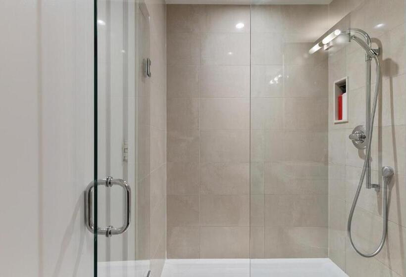 Executive Suite Lakeview Free Parking