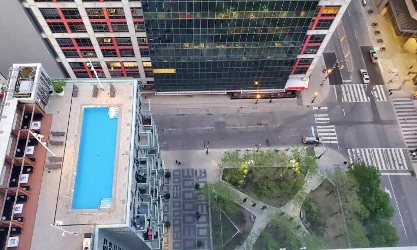 Executive Suite Lakeview Free Parking